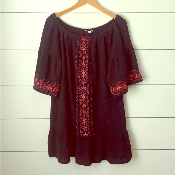 beachlunchlounge Dresses & Skirts - Embroidered Off Shoulder Dress